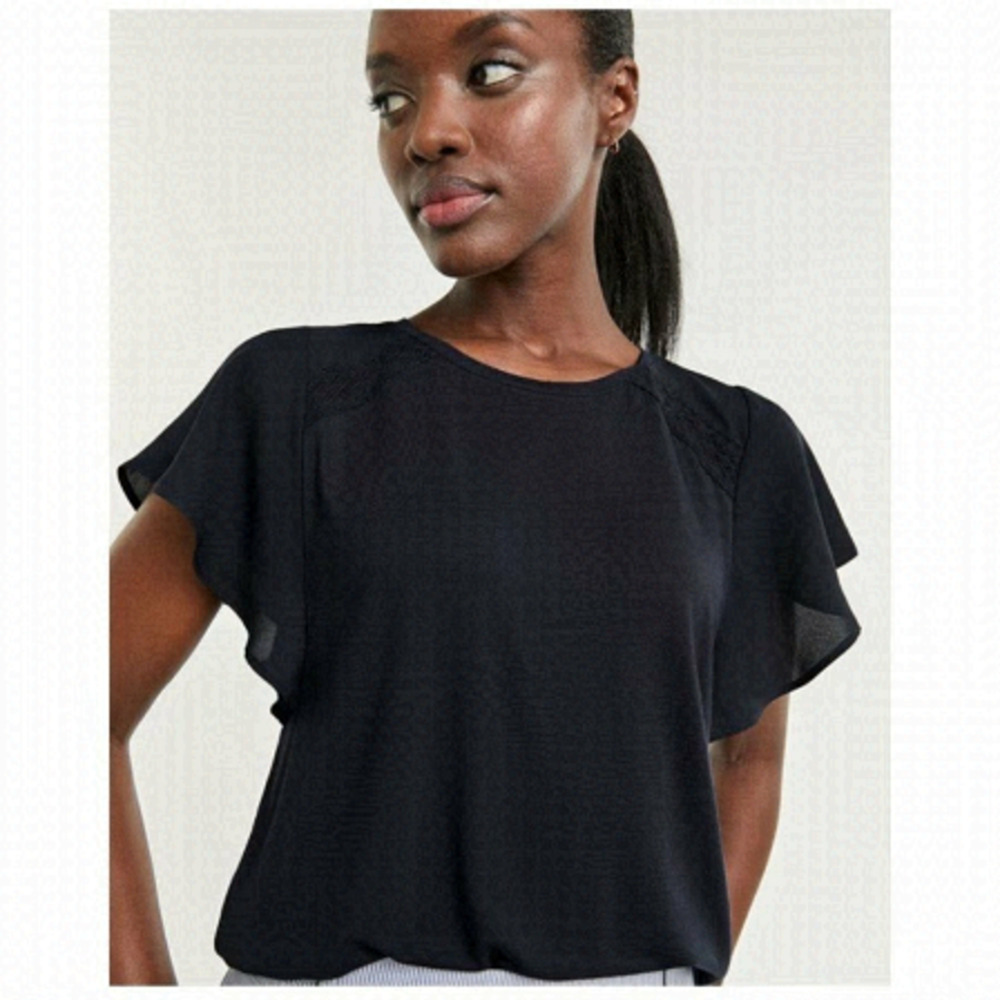 Reitman’s Flutter Sleeve  Mix Media Top Size M